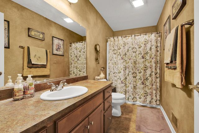 6423 Nature DRIVE, Racine, WI 53402