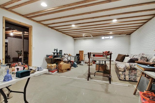 6423 Nature DRIVE, Racine, WI 53402