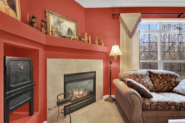 6423 Nature DRIVE, Racine, WI 53402