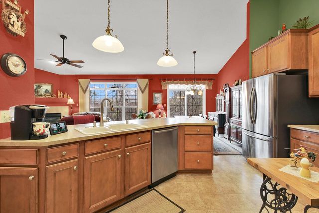 6423 Nature DRIVE, Racine, WI 53402