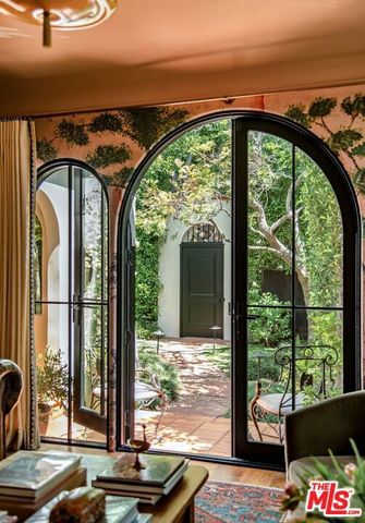 819 N La Jolla Avenue, Los Angeles, CA 90046