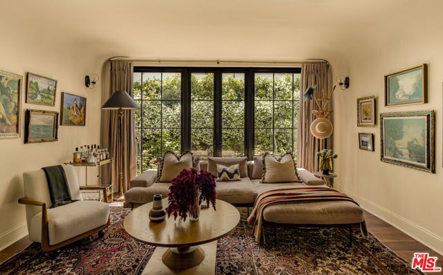 819 N La Jolla Avenue, Los Angeles, CA 90046