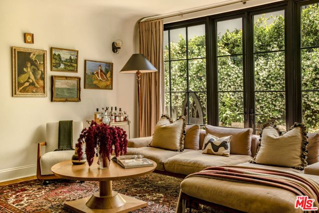 819 N La Jolla Avenue, Los Angeles, CA 90046