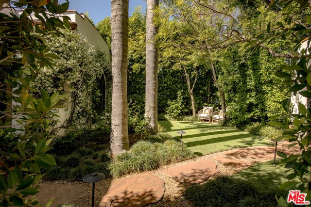 819 N La Jolla Avenue, Los Angeles, CA 90046