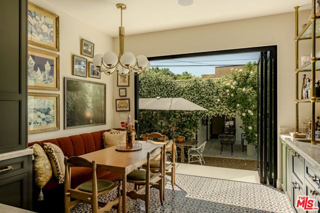 819 N La Jolla Avenue, Los Angeles, CA 90046