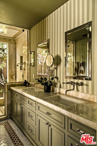 819 N La Jolla Avenue, Los Angeles, CA 90046