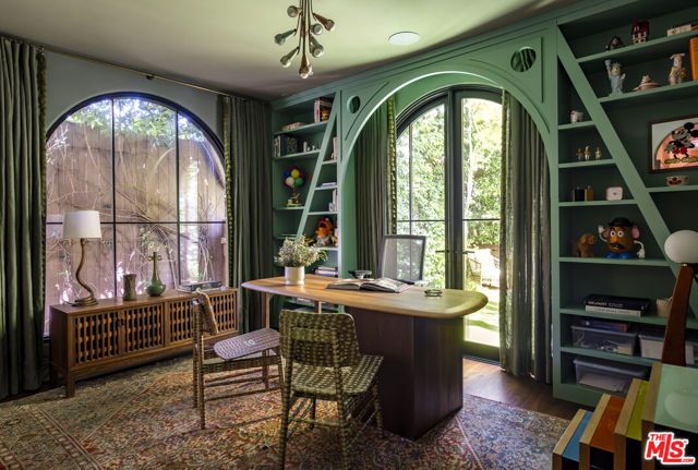 819 N La Jolla Avenue, Los Angeles, CA 90046