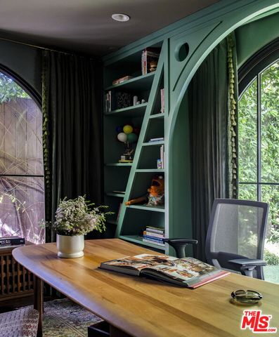 819 N La Jolla Avenue, Los Angeles, CA 90046