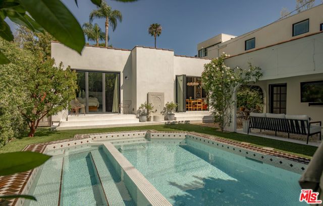 819 N La Jolla Avenue, Los Angeles, CA 90046