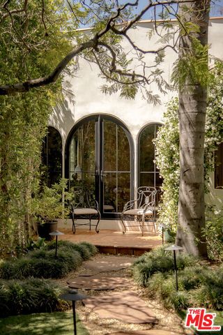 819 N La Jolla Avenue, Los Angeles, CA 90046