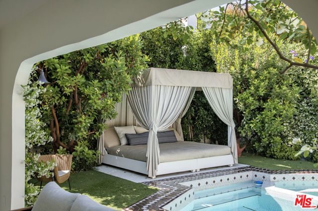 819 N La Jolla Avenue, Los Angeles, CA 90046