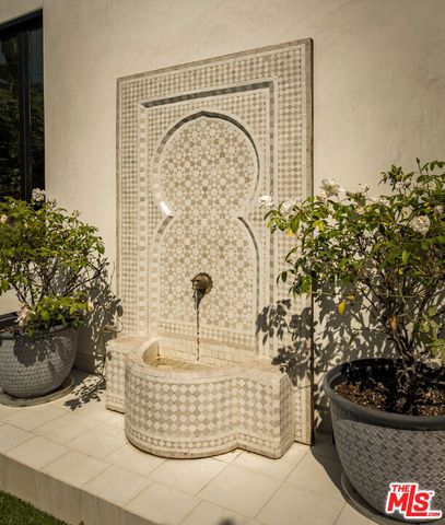 819 N La Jolla Avenue, Los Angeles, CA 90046