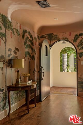 819 N La Jolla Avenue, Los Angeles, CA 90046