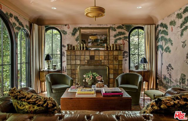 819 N La Jolla Avenue, Los Angeles, CA 90046