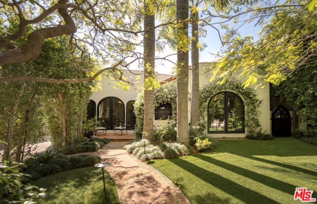 819 N La Jolla Avenue, Los Angeles, CA 90046