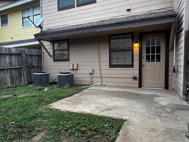 1118 Kathy Lane, Lewisville, TX 75067