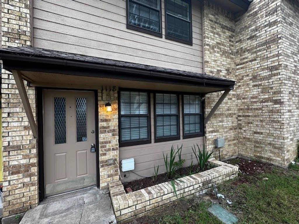 1118 Kathy Lane, Lewisville, TX 75067