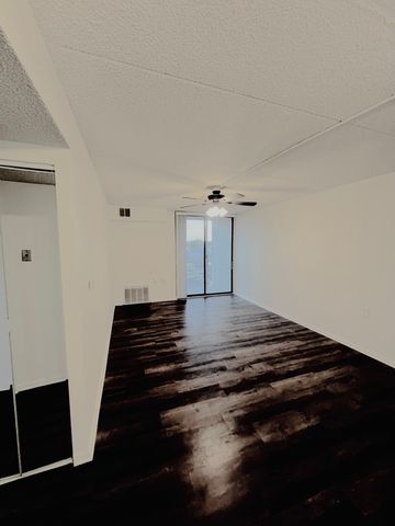 1750 N Marywood Avenue 402, Aurora, IL 60505
