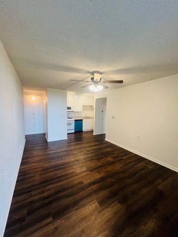 1750 N Marywood Avenue 402, Aurora, IL 60505
