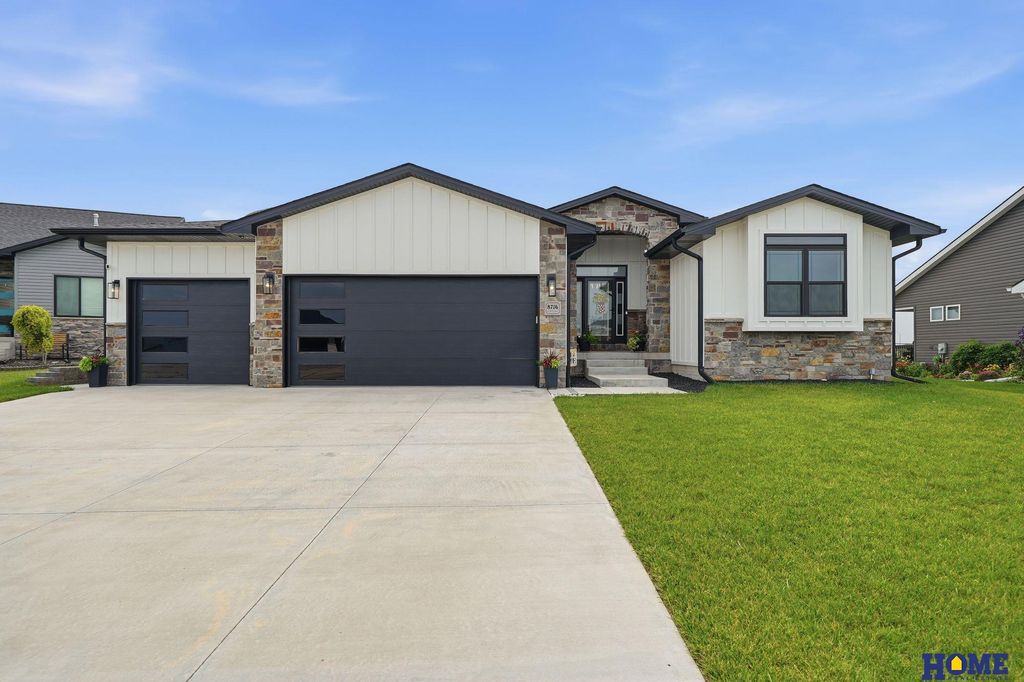 8716 S 83rd Court, Lincoln, NE 68516