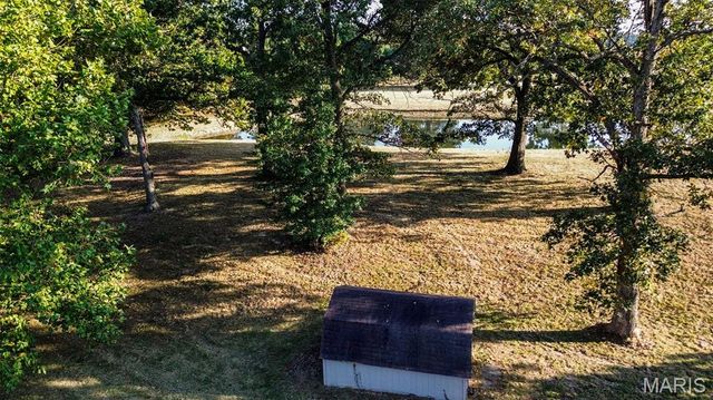 4988 White Deer Lane, Brighton, IL 62012