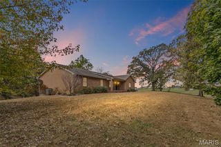 4988 White Deer Lane, Brighton, IL 62012