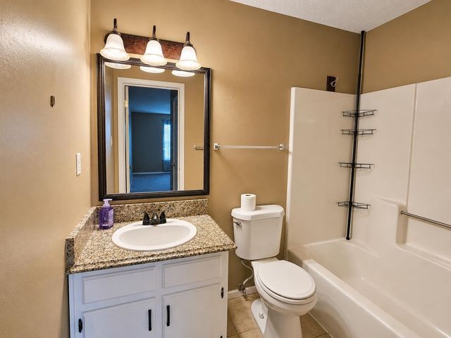 6619 CRESTED OAK CV, Memphis, TN 38141