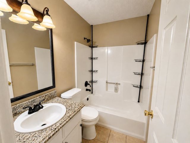 6619 CRESTED OAK CV, Memphis, TN 38141