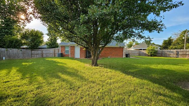 6619 CRESTED OAK CV, Memphis, TN 38141