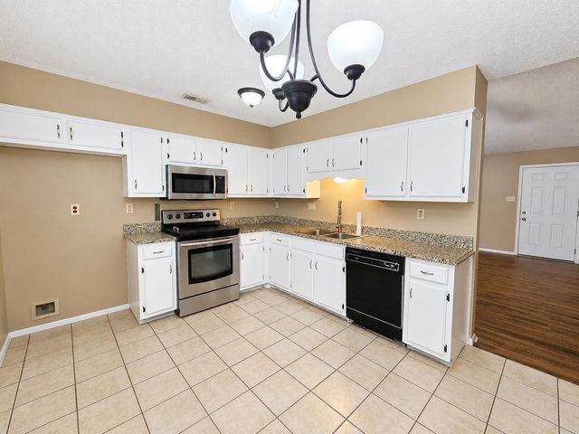 6619 CRESTED OAK CV, Memphis, TN 38141