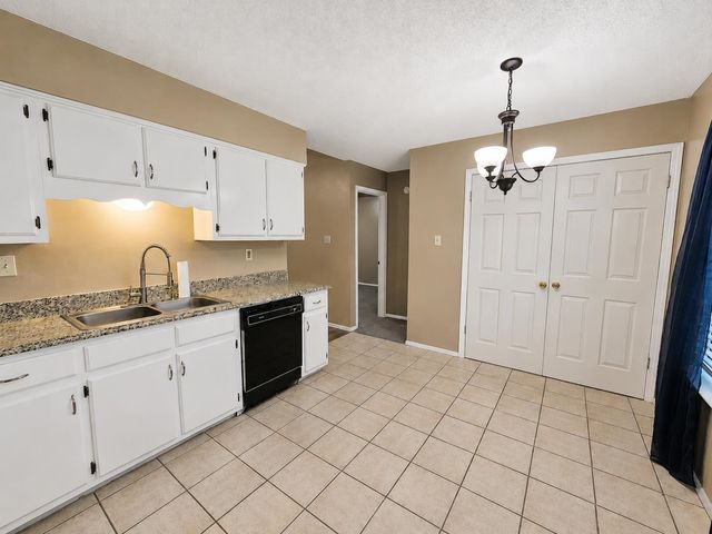 6619 CRESTED OAK CV, Memphis, TN 38141