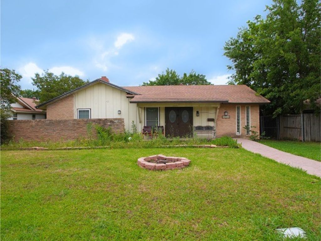 3810 Crater Lake Court, Irving, TX 75062