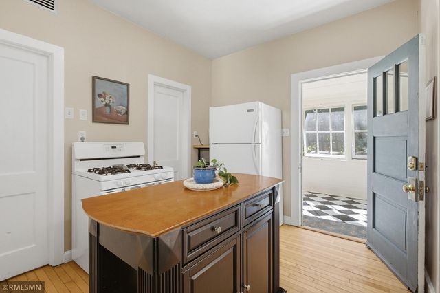 1221 1st Street S, Stillwater, MN 55082
