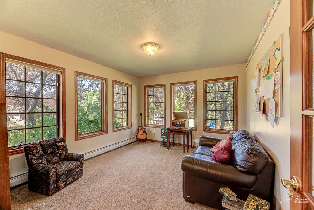 Image 11 of property listing at 7 Forest Park Drive, Clancy, MT 59634