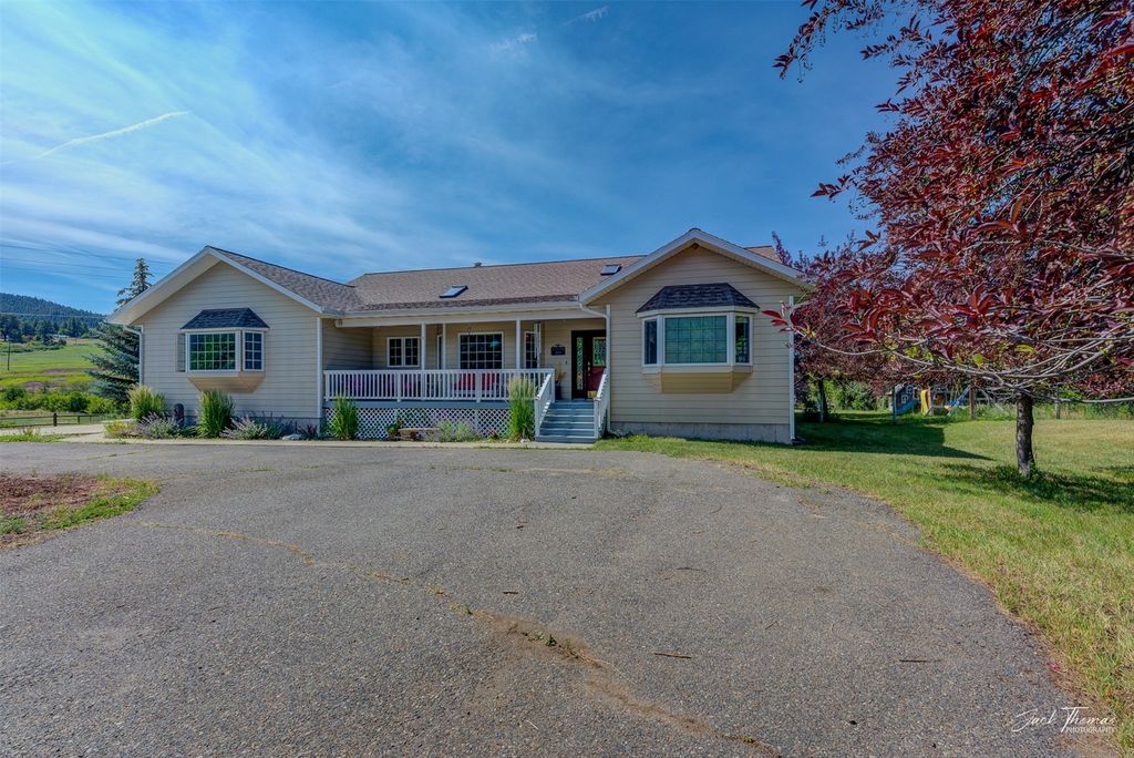 Image 4 of property listing at 7 Forest Park Drive, Clancy, MT 59634