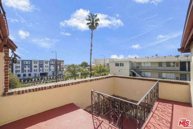 5107 Crenshaw Boulevard, Los Angeles, CA 90043