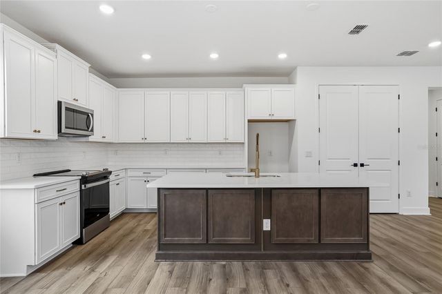 412 W PARIS STREET, Tampa, FL 33604