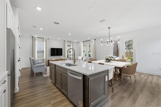 412 W PARIS STREET, Tampa, FL 33604