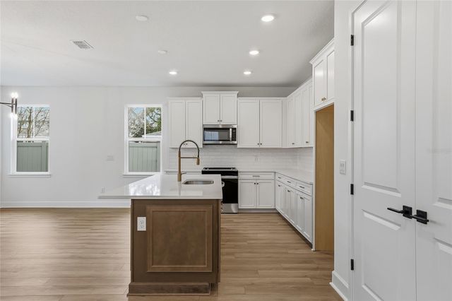 412 W PARIS STREET, Tampa, FL 33604