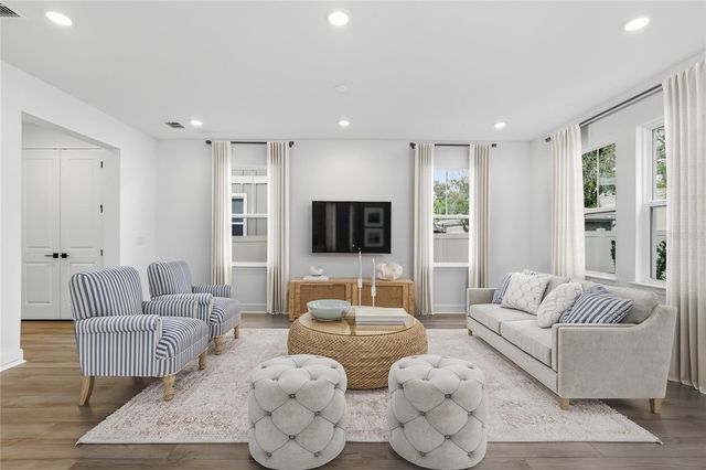 412 W PARIS STREET, Tampa, FL 33604