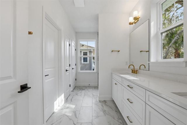 412 W PARIS STREET, Tampa, FL 33604