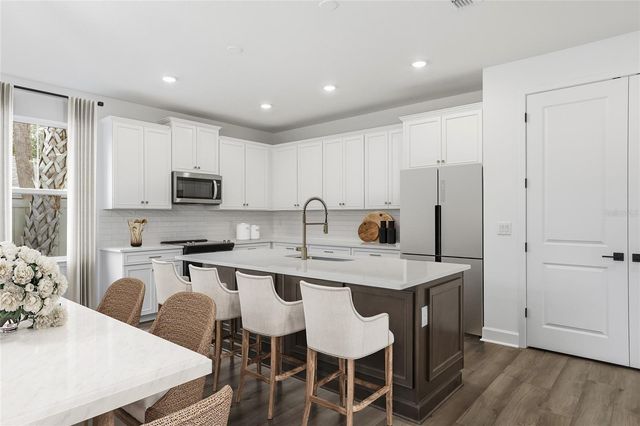 412 W PARIS STREET, Tampa, FL 33604