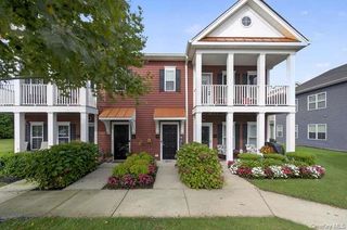 4 Village Drive 4, East Islip, NY 11730
