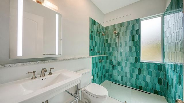 360 N POINT ROAD, Osprey, FL 34229