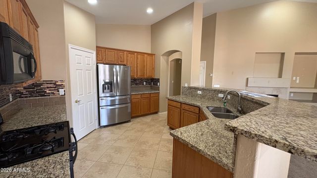 16953 W LIMESTONE Drive, Surprise, AZ 85374