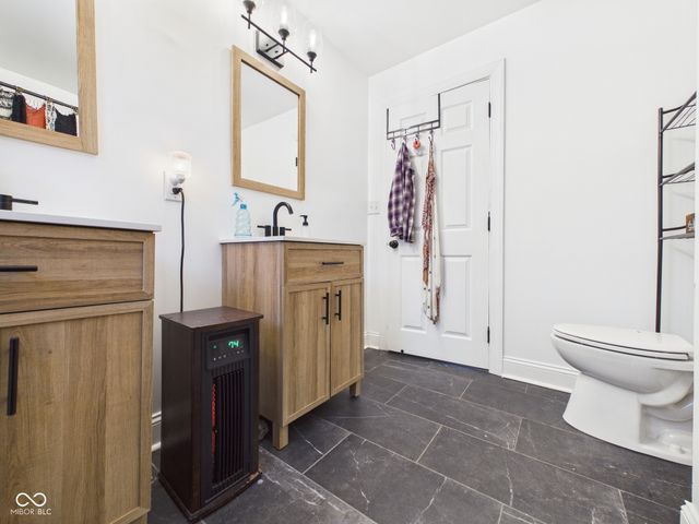 8480 S Honey Creek Road, Muncie, IN 47302