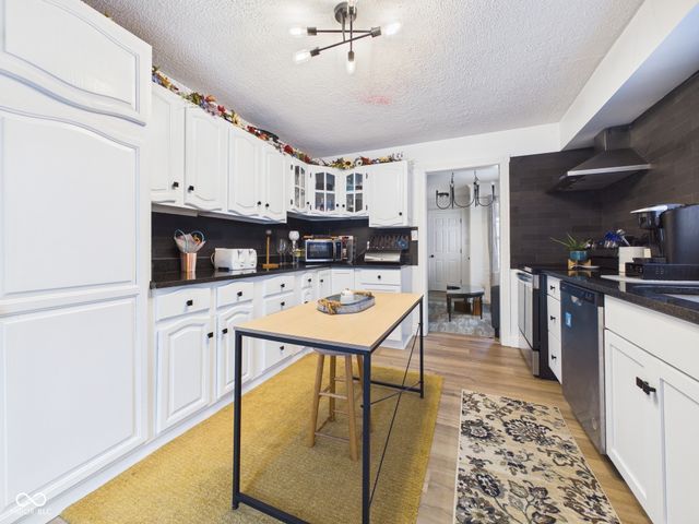 8480 S Honey Creek Road, Muncie, IN 47302