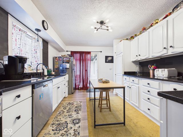 8480 S Honey Creek Road, Muncie, IN 47302