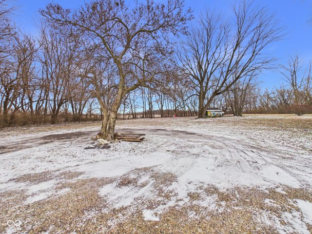 8480 S Honey Creek Road, Muncie, IN 47302