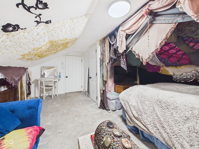 8480 S Honey Creek Road, Muncie, IN 47302